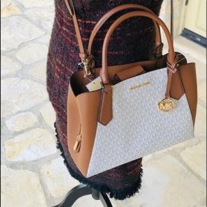 New Large Kimberly Michael Kors Satchel/Purse